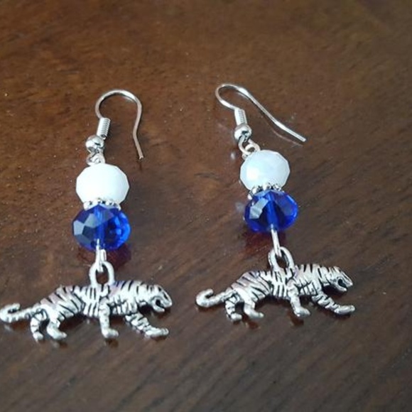Tennessee Tigers Earrings - Picture 2 of 2